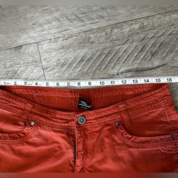 Kuhl red 10/30 convertible cargo pants. - Picture 4 of 7